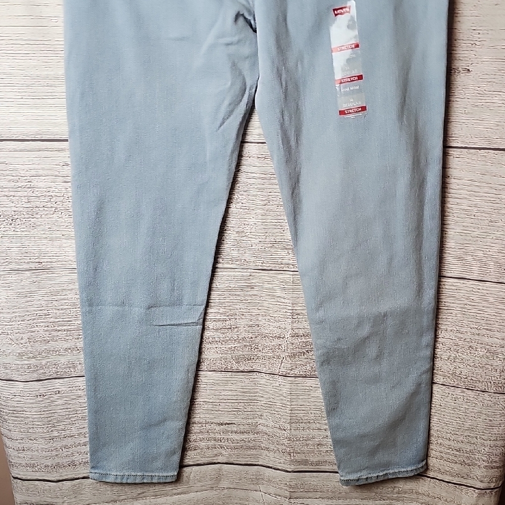 Levi's Girl's Mini Mom High Rise Jeans - Picture 8 of 10